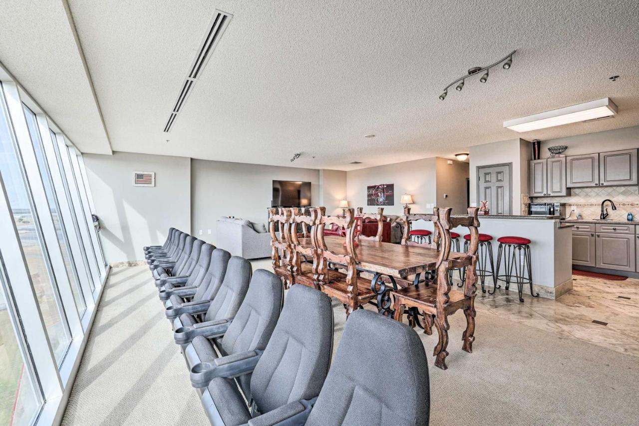 Fort Worth Condo With Racetrack Views And Pool Access Bagian luar foto