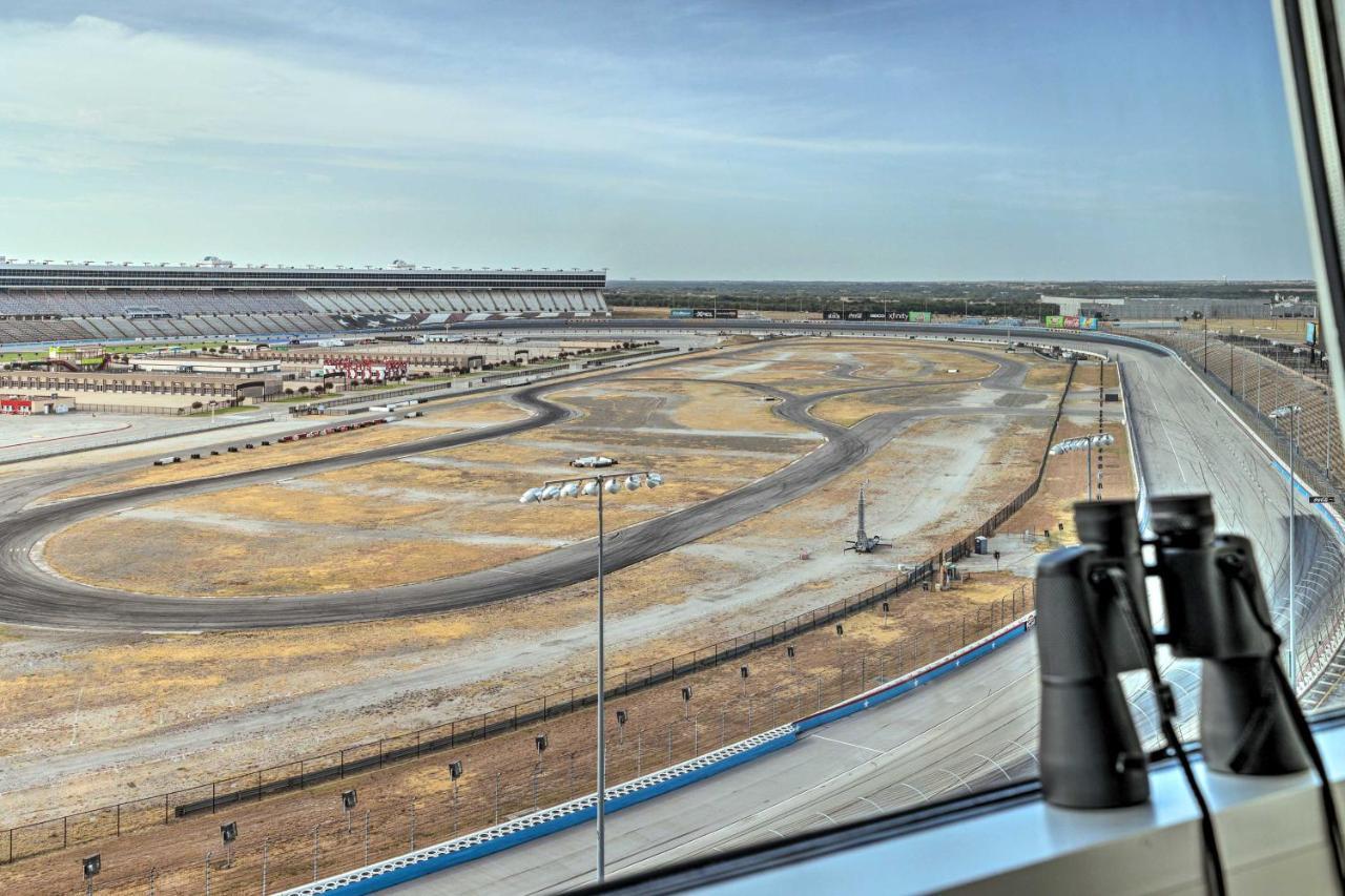 Fort Worth Condo With Racetrack Views And Pool Access Bagian luar foto