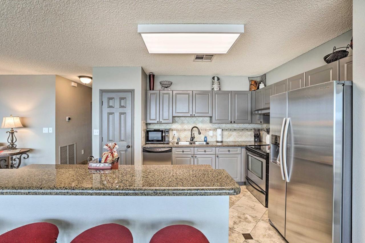 Fort Worth Condo With Racetrack Views And Pool Access Bagian luar foto