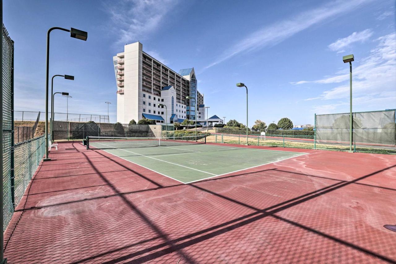 Fort Worth Condo With Racetrack Views And Pool Access Bagian luar foto