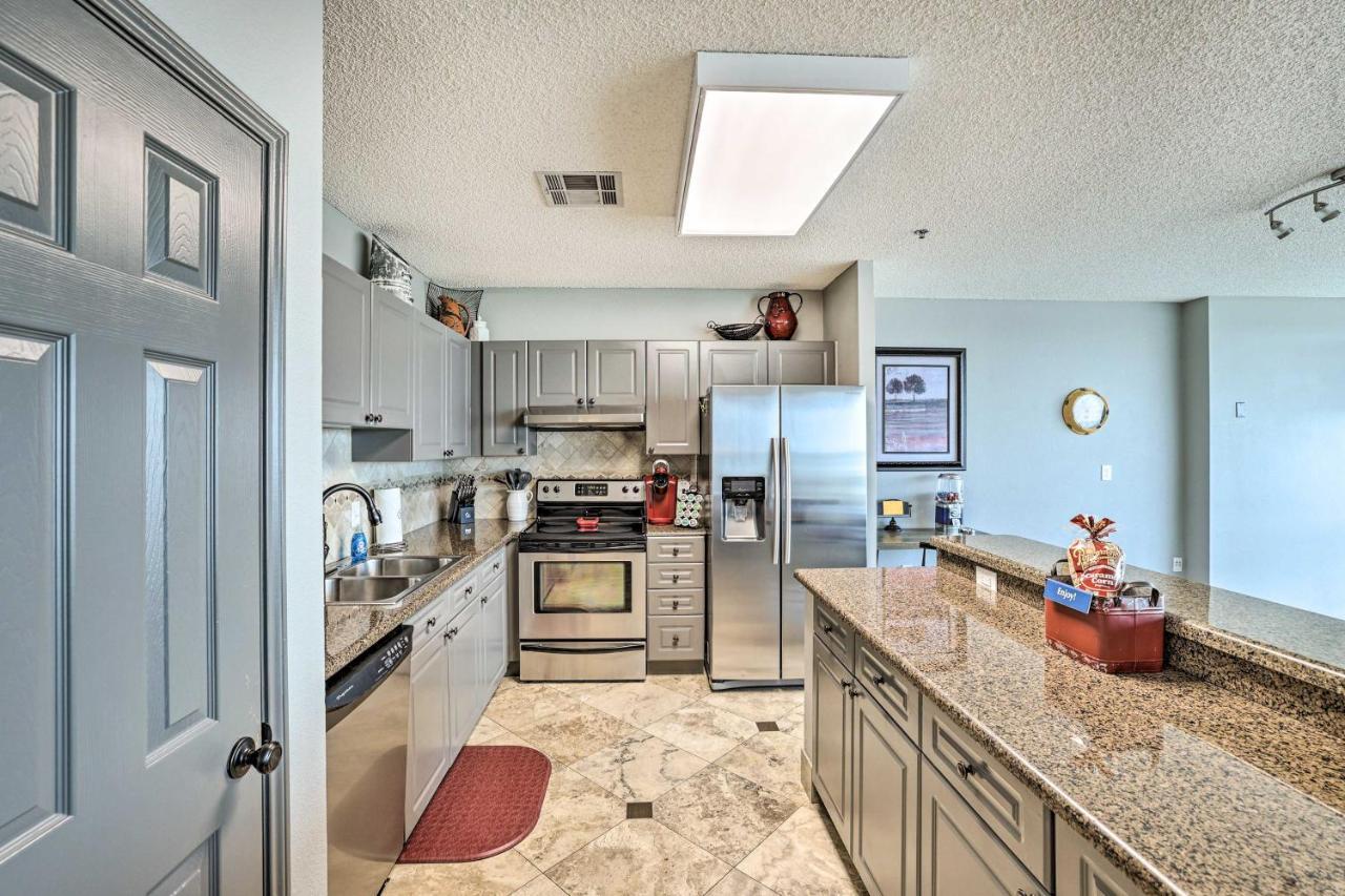 Fort Worth Condo With Racetrack Views And Pool Access Bagian luar foto