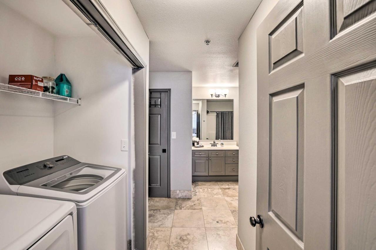 Fort Worth Condo With Racetrack Views And Pool Access Bagian luar foto