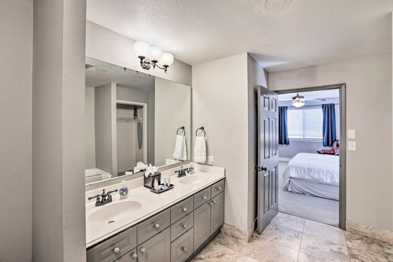 Fort Worth Condo With Racetrack Views And Pool Access Bagian luar foto