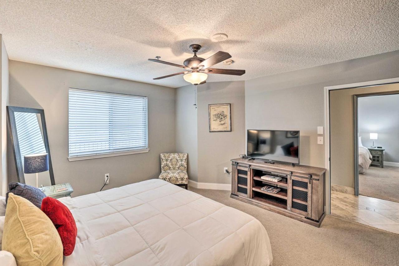 Fort Worth Condo With Racetrack Views And Pool Access Bagian luar foto