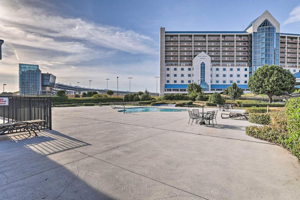 Fort Worth Condo With Racetrack Views And Pool Access Bagian luar foto